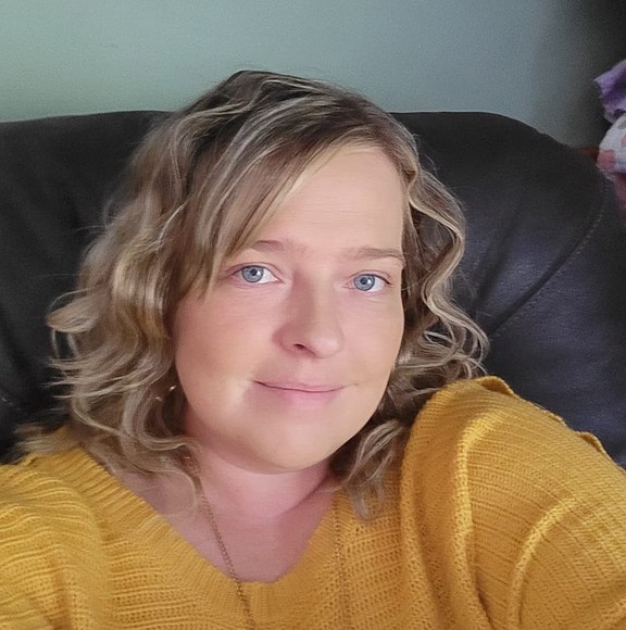 Meet your Posher, Lisa - Picture 1 of 1